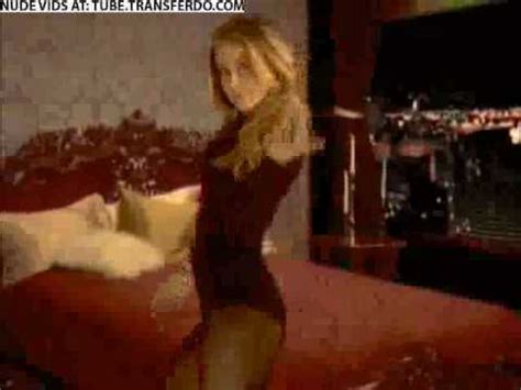 carmen electra nude scene|CARMEN ELECTRAS AEROBIC STRIPTEASE NUDE SCENES。